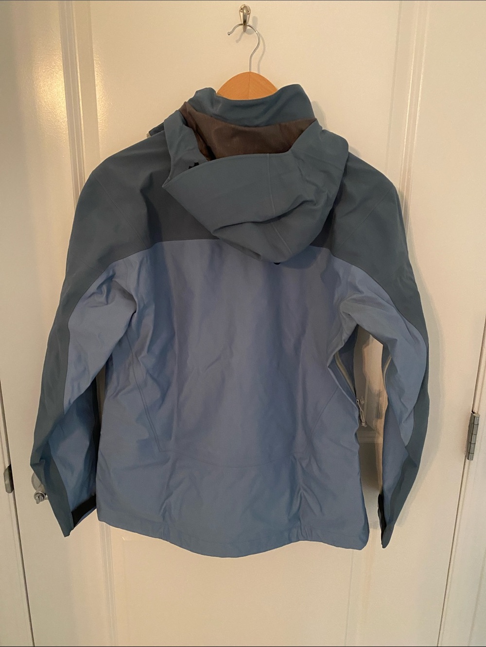 Arc’teryx Shell Jacket - Picture 7 of 12